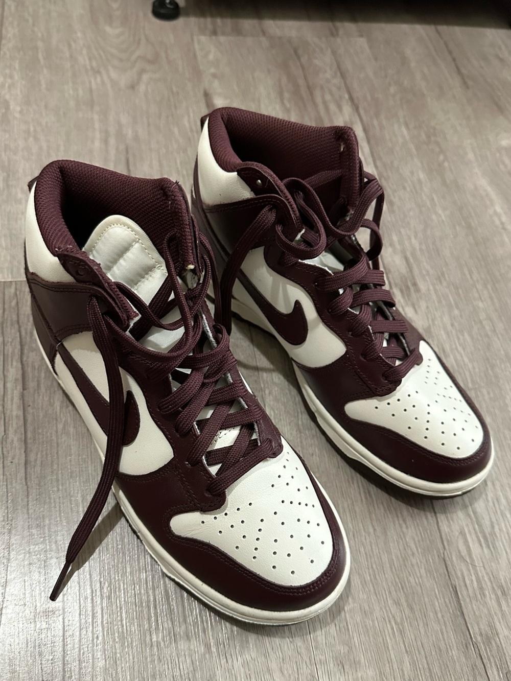 Nike Dunk High Retro Burgundy Crush Women’s Sneakers Sz 6.5